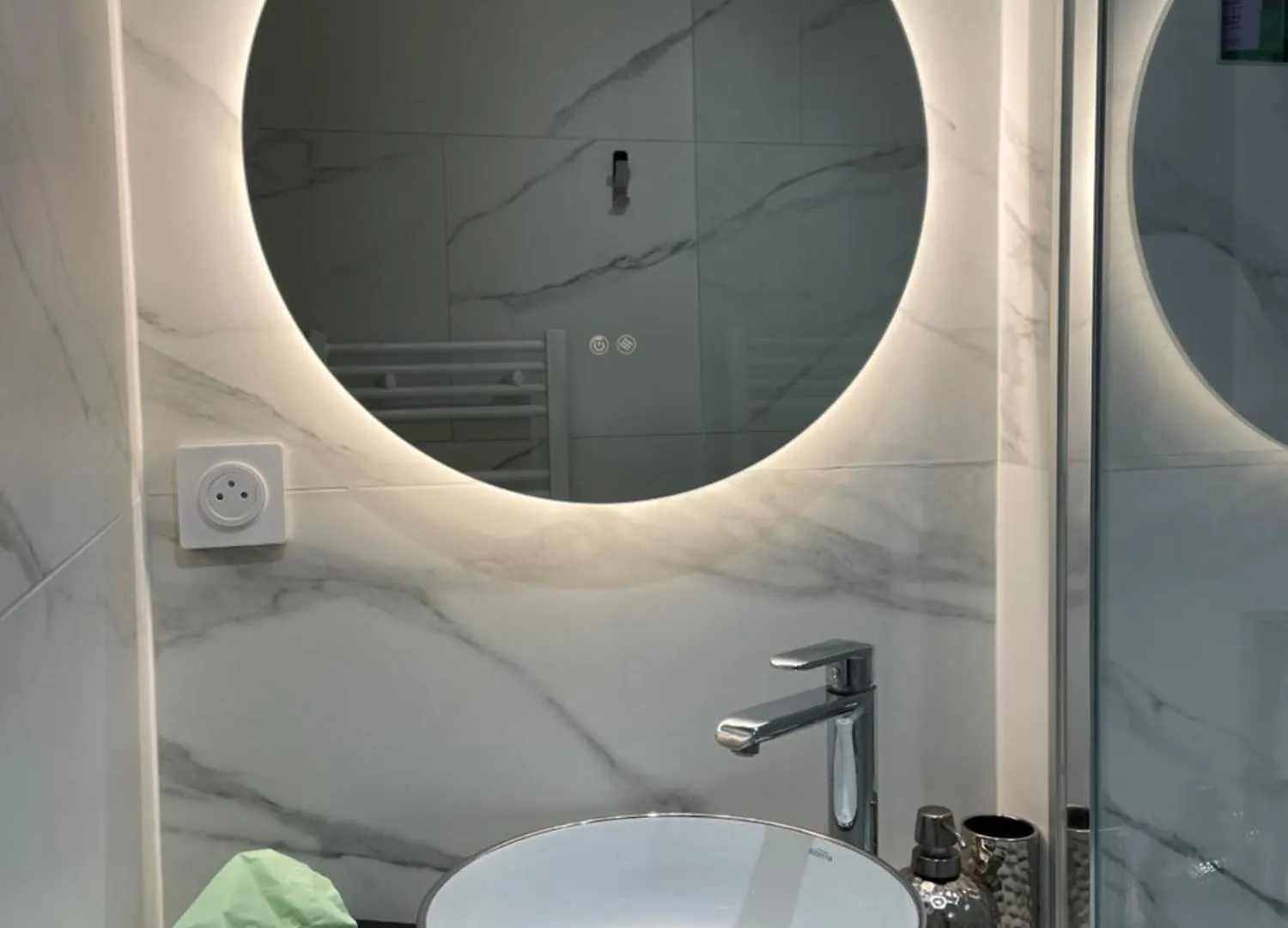 18 Montmartre Apartment Paris France